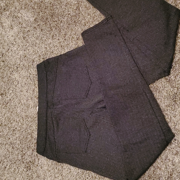 Lauren Conrad legging, ankle, black/silver herringbone pattern, back pockets - Picture 5 of 5